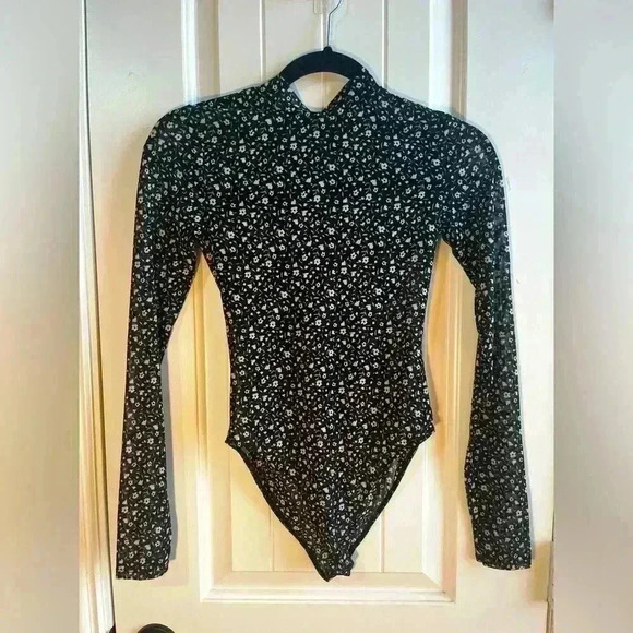 Forever 21 sheer floral bodysuit - Picture 1 of 8